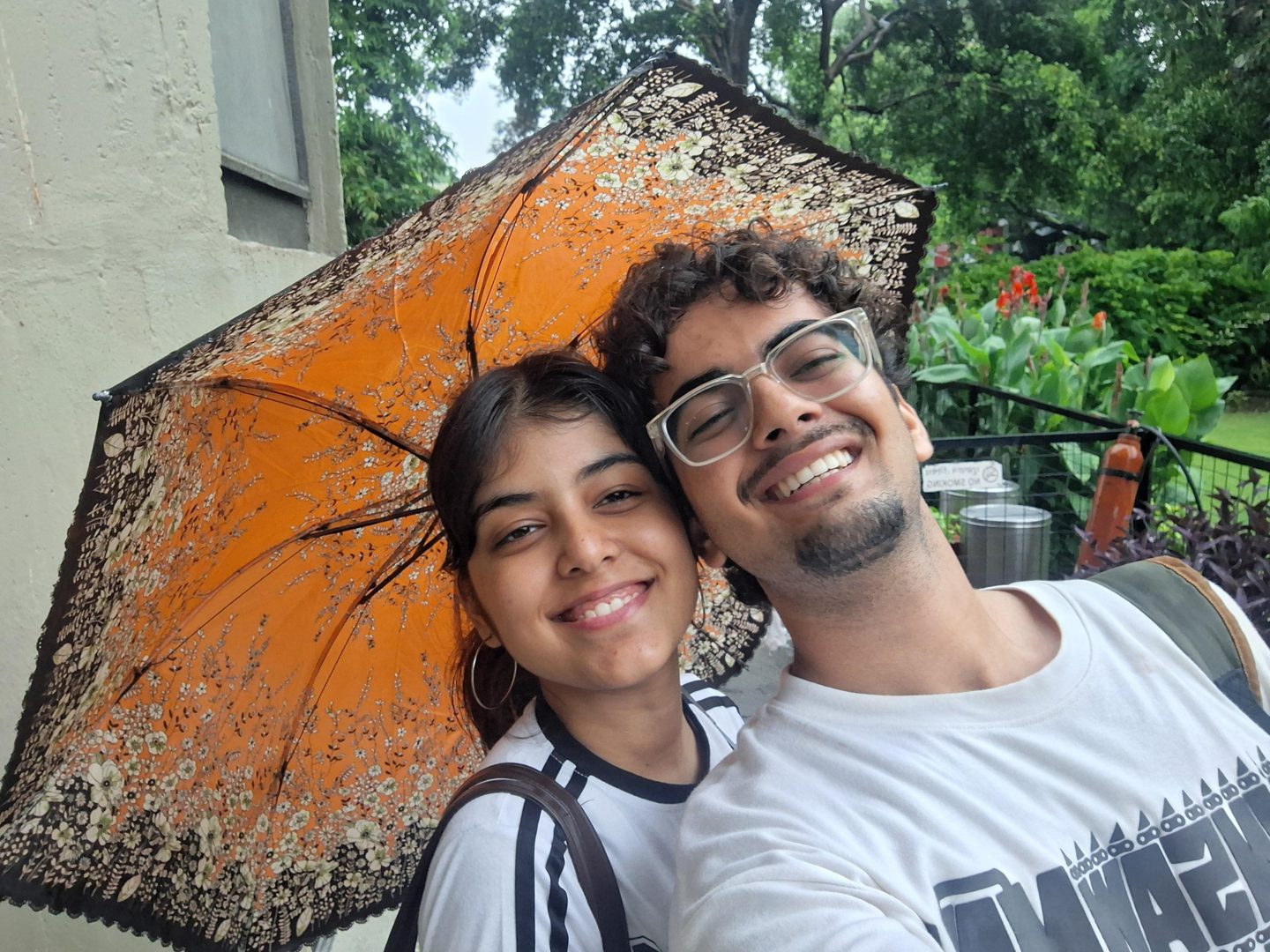 we look like a love song.